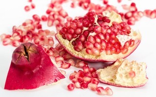 Гранатовые корки от поноса: рецепт приготовления из свежей и засушенной кожуры, как правильно заваривать и применять взрослым и детям, каковы противопоказания?